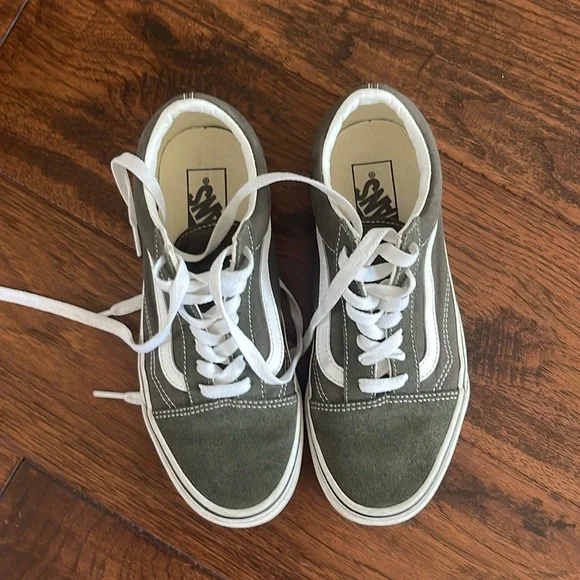 VANS side stripe womenβs 7.0 casual sneaker - green - Picture 2 of 4